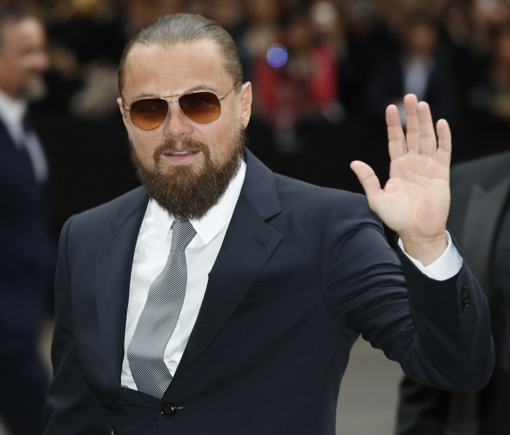 Лео ДиКаприо перекупил Пэрис Хилтон за кошелек Chanel на благотворительном аукционе в Каннах - голая правда